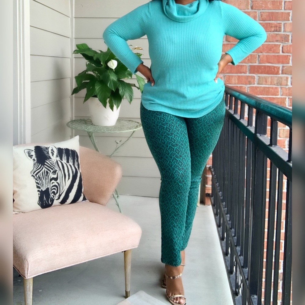 Mint green turtle neck long sleeve sweater